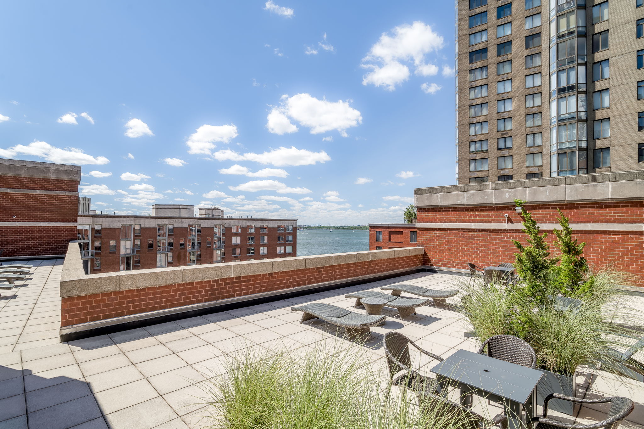 300 Rector Place, Unit 9L Manhattan, NY 10280 - Photo 16 of 29 Gallery Image 16