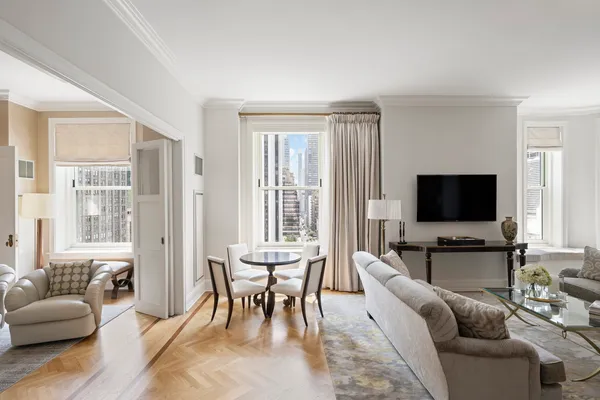 $10,995,000 | 1 Central Park South, Unit 915 | Central Park South