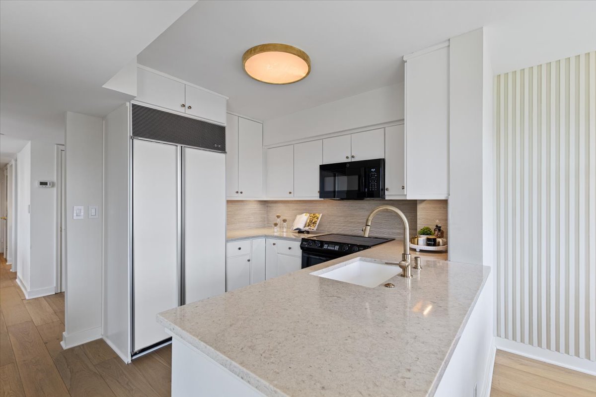 1401 17th Street Northwest, Unit 1007 Washington, DC 20036 - Photo 8 of 38