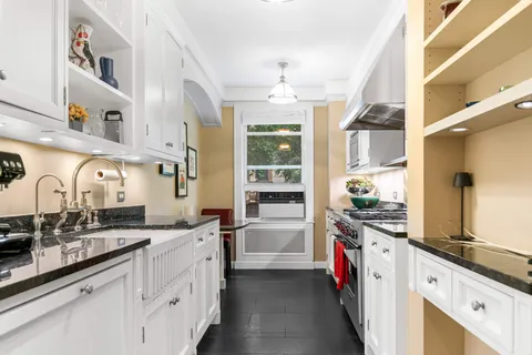 $3,300,000 | 327 Central Park West, Unit 2B | Upper West Side