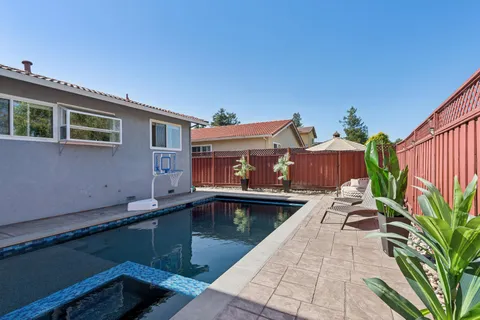 $1,049,000 | 112 Rose Petal Court, Petaluma, CA 94954
