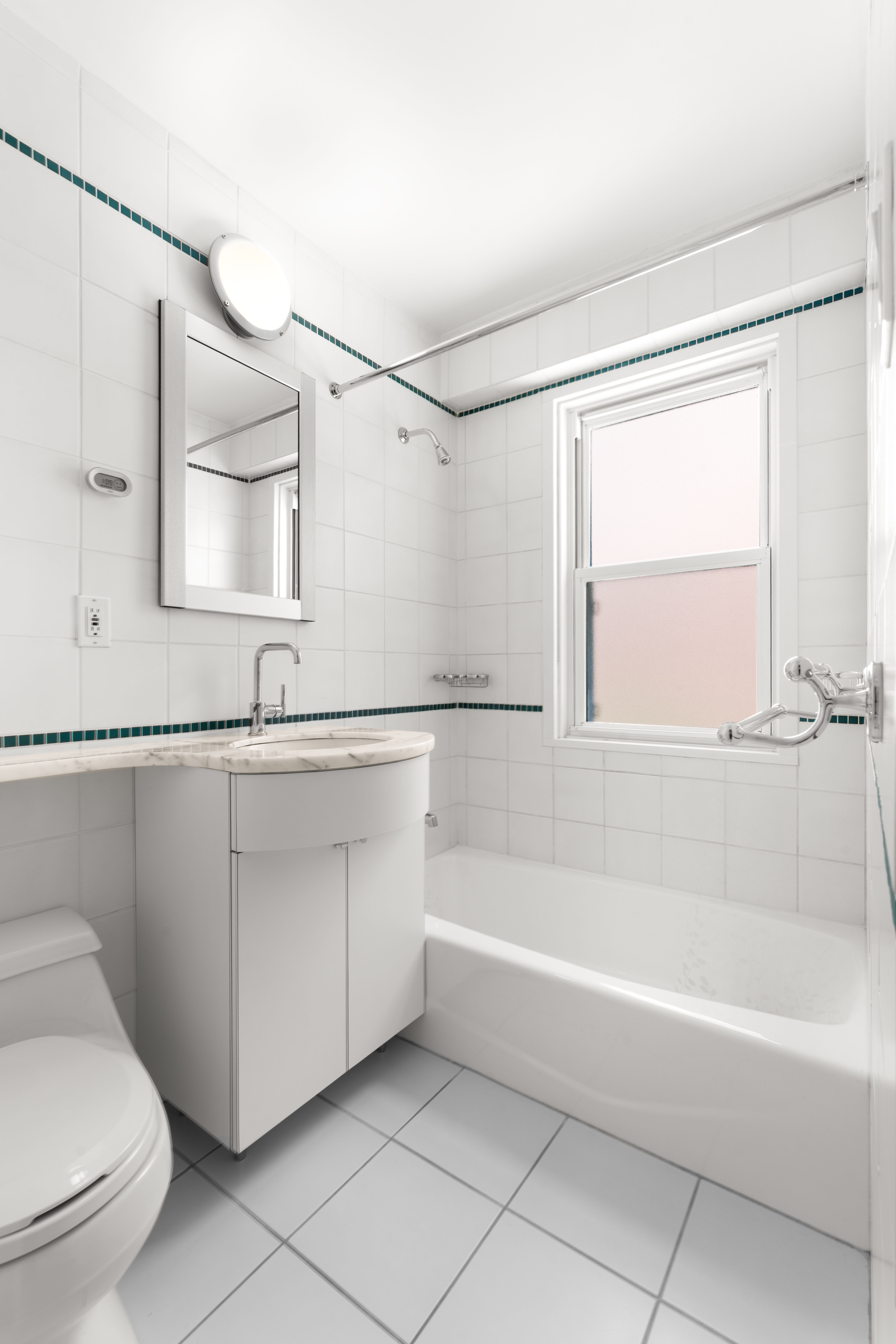 101 West 12th Street, Unit 5J Manhattan, NY 10011 - Photo 7 of 8