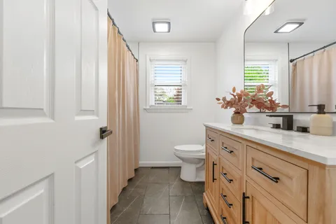 Contact Agent | 55 Thistle Street, Lynn, MA 01905