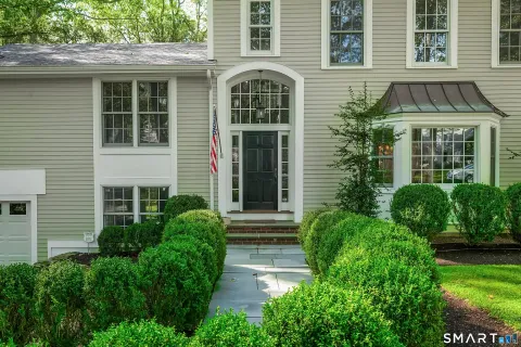 $2,295,000 | 3 Hickory Lane, Darien, CT 06820