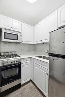 $415,000 | 110 East 36th Street, Unit 5B | Murray Hill