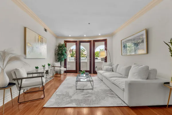 $1,195,000 | 10364 Almayo Avenue, Unit 305, Los Angeles, CA 90064