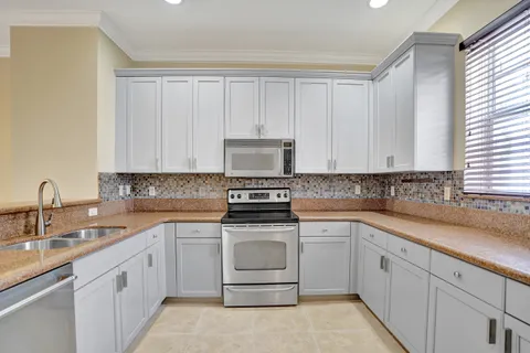 $575,000 | 1033 Northeast 17th Way, Unit 1201, Fort Lauderdale, FL 33304