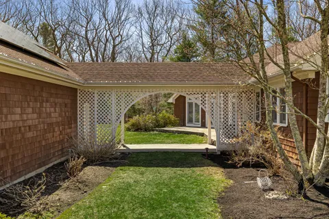 $1,799,999 | 35 River Run, East Greenwich, RI 02818