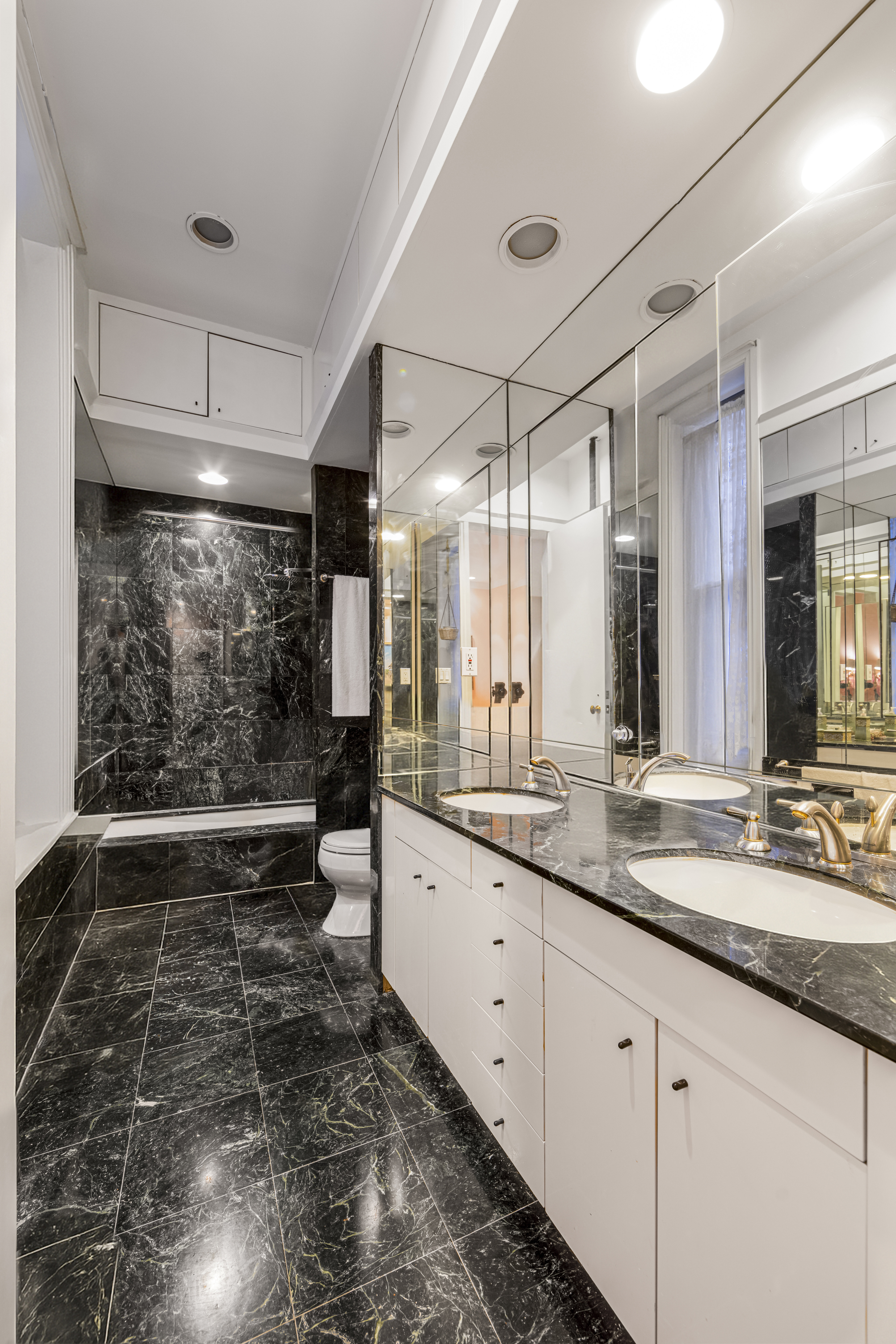49 East 63rd Street, Unit GARDEN Manhattan, NY 10065 - Photo 5 of 30