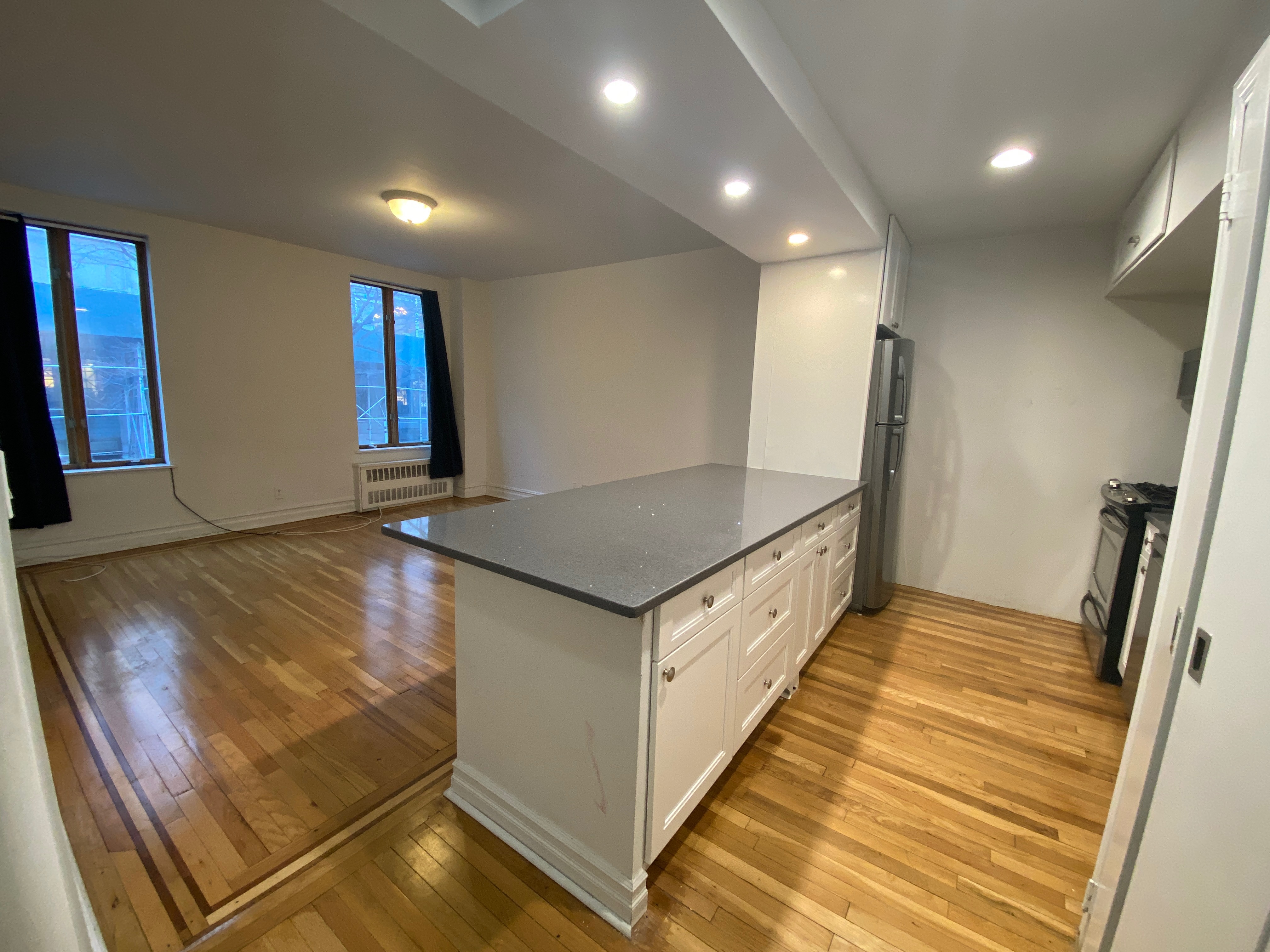 215 East 59th Street, Unit 3F Manhattan, NY 10022 - Photo 2 of 8