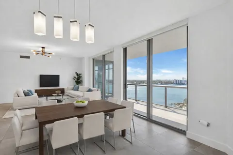 $1,100,000 | 17301 Biscayne Boulevard, Unit 1401, North Miami Beach, FL 33160