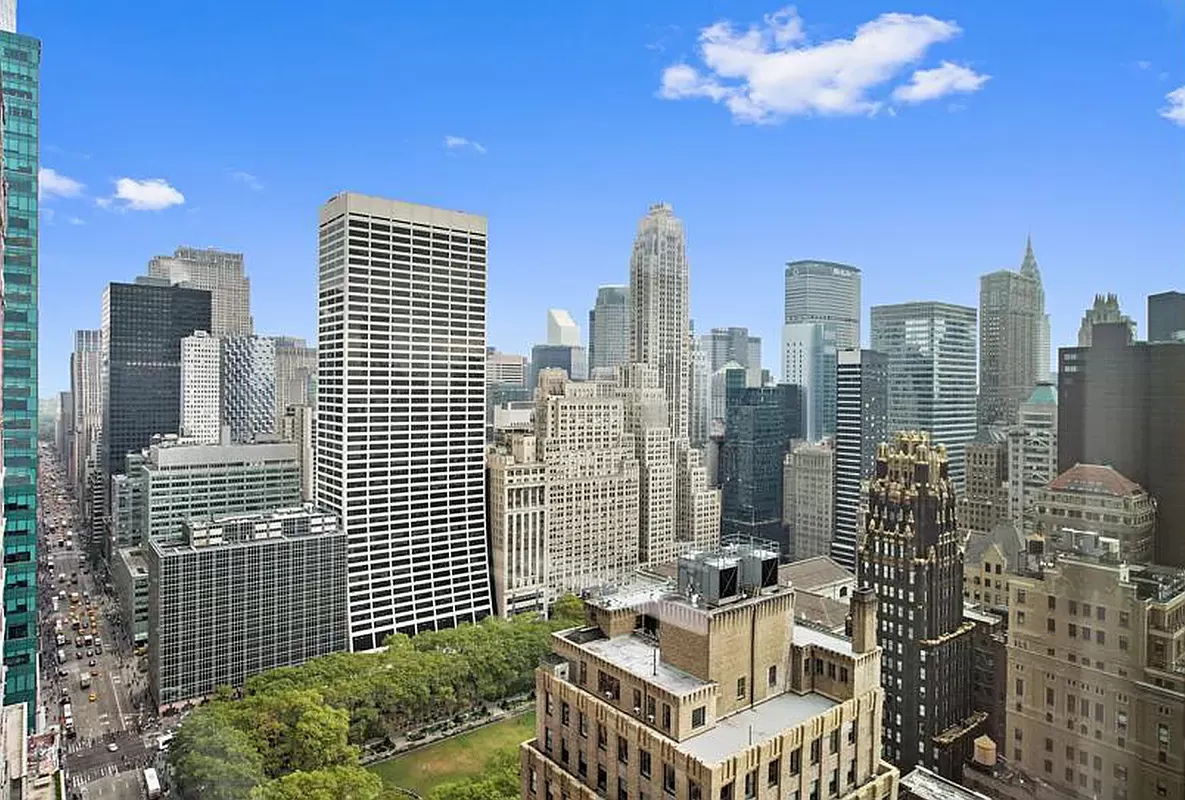 100 West 39th Street, Unit 37E Manhattan, NY 10018 - Photo 8 of 11 a view of buildings