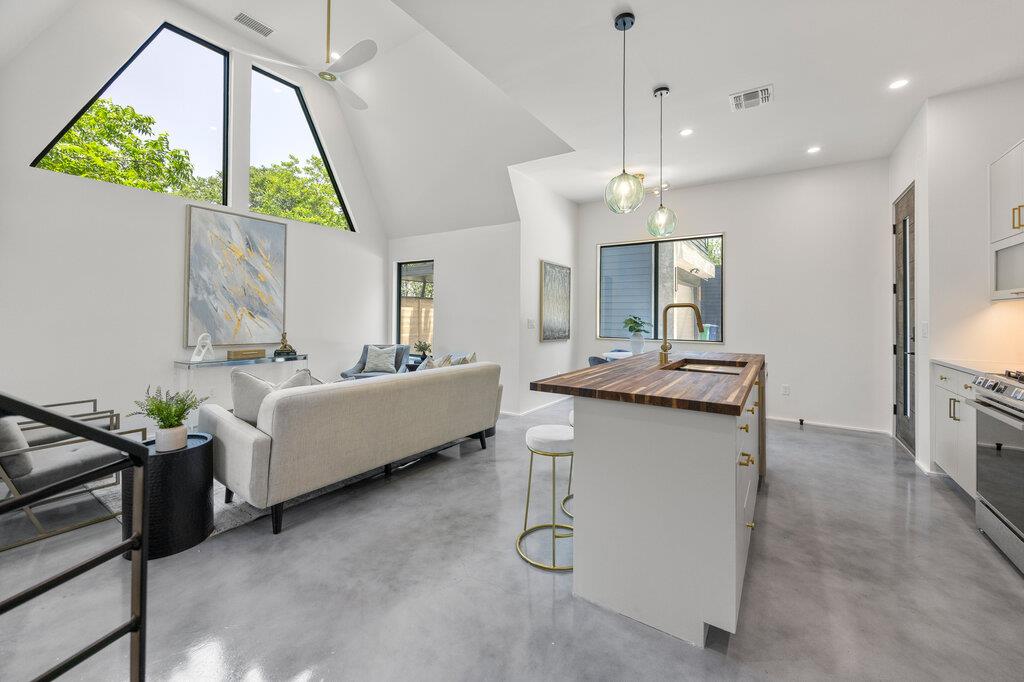 4506 Clawson Road Austin, TX 78745 - Photo 5 of 24 Gallery Image 5