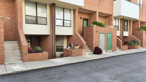 $525,000 | 2033-49 Arch Street, Unit DR5L, Philadelphia, PA 19103