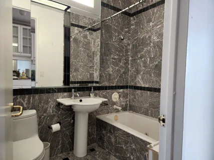 $3,450 | 250 East 54th Street, Unit 14E | Midtown East