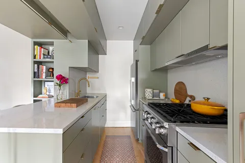 $985,000 | 285 5th Avenue, Unit 3C | Park Slope
