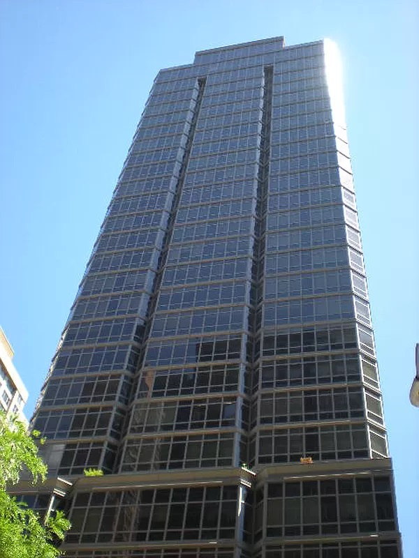 300 East 55th Street, Unit 28B Manhattan, NY 10022 - Photo 11 of 12 a front view of a building