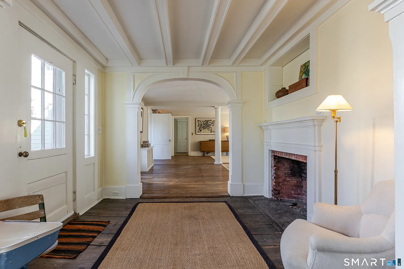 89 Chestnut Hill Road Wilton, CT 06897 - Photo 5 of 28