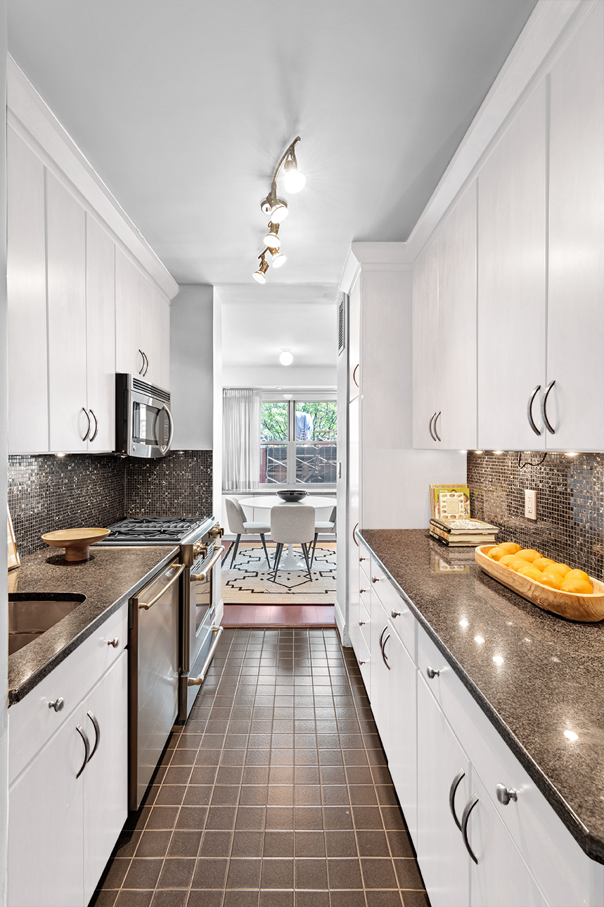 20 East 9th Street, Unit 7X Manhattan, NY 10003 - Photo 10 of 30