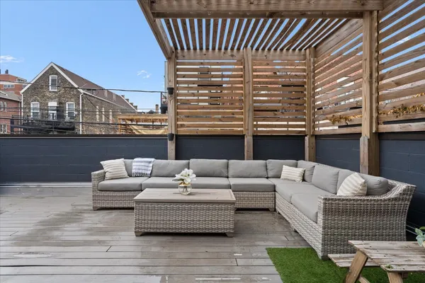 $1,040,000 | 1513 West Walton Street, Unit 1, Chicago, IL 60642