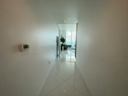 $718,000 | 950 Brickell Bay Drive, Unit 2206, Miami, FL 33131