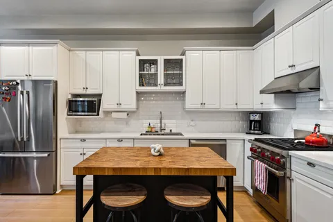 $10,000 | 2856 Sacramento Street, San Francisco, CA 94115