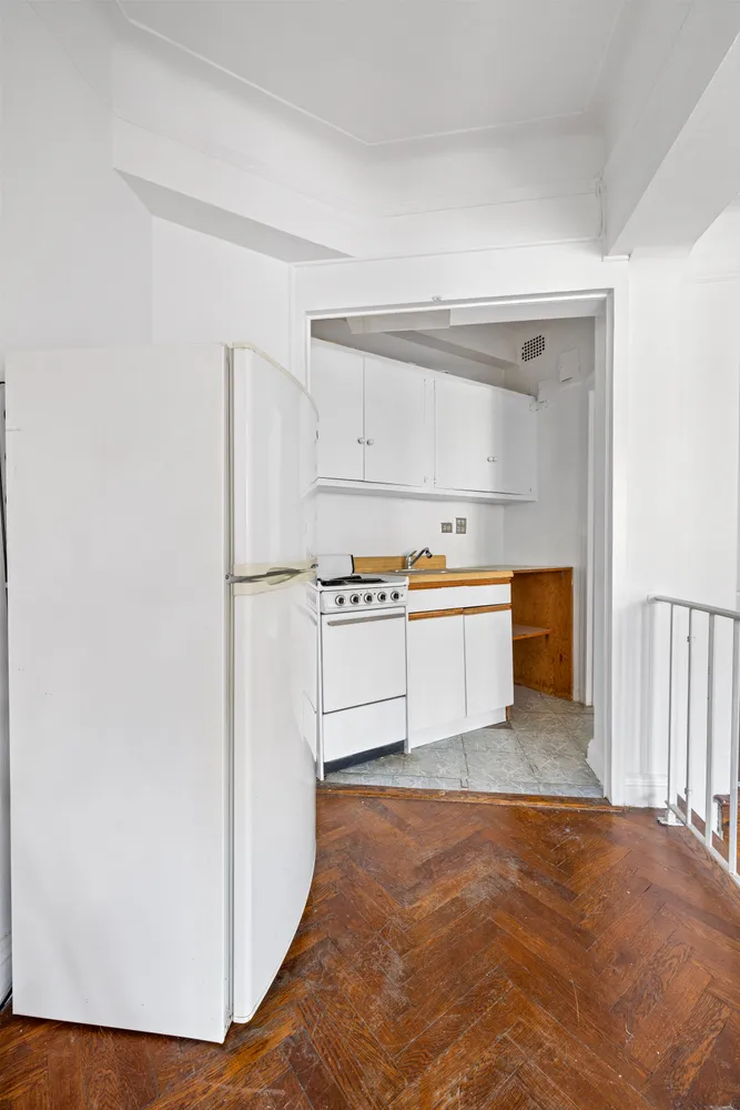 $549,000 | 255 Cabrini Boulevard, Unit 5B | Hudson Heights