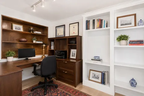 Contact Agent | 5601 Vernon Place, Bethesda, MD 20817
