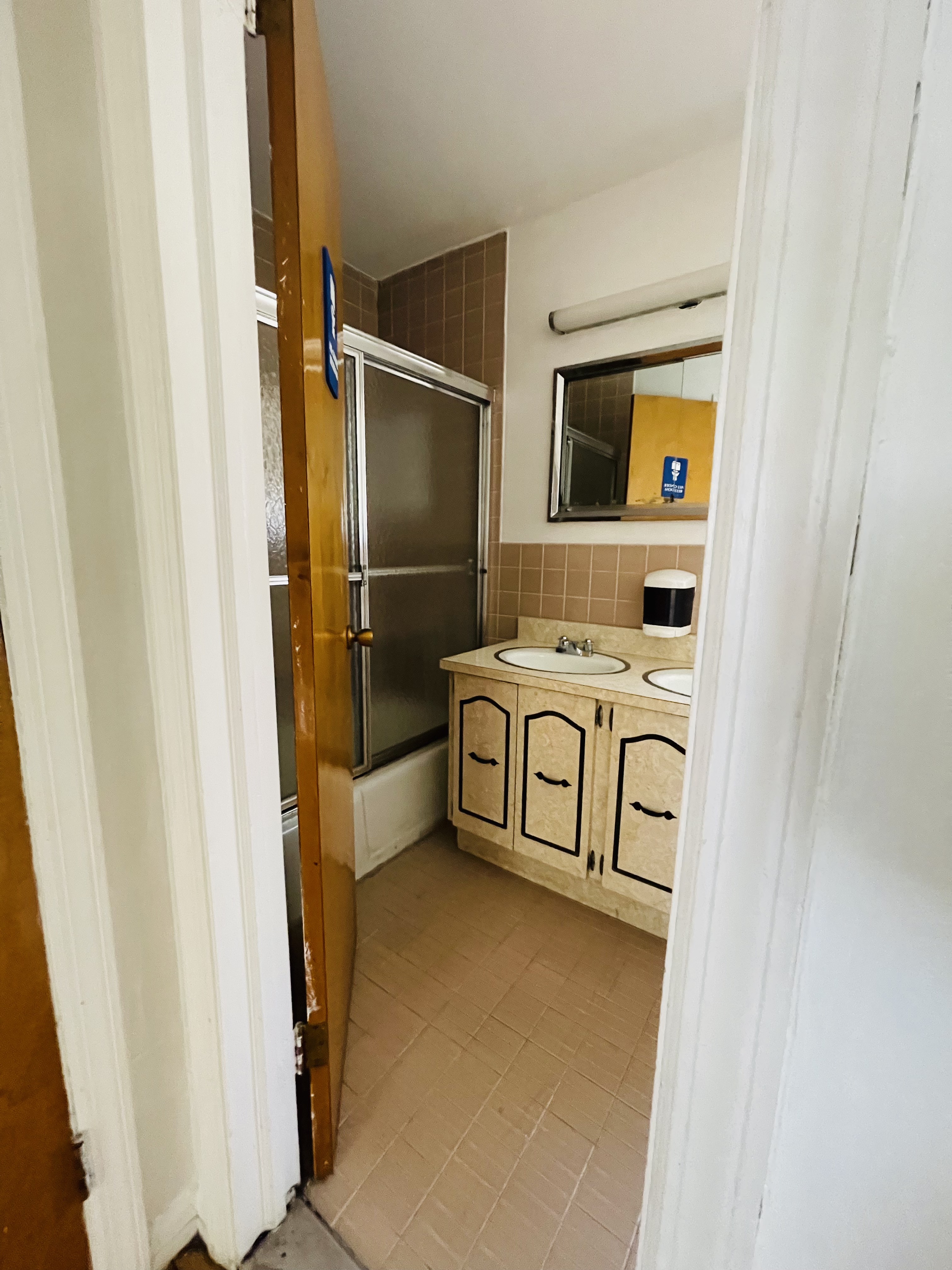 1361 Virginia Avenue Bronx, NY 10462 - Photo 14 of 20