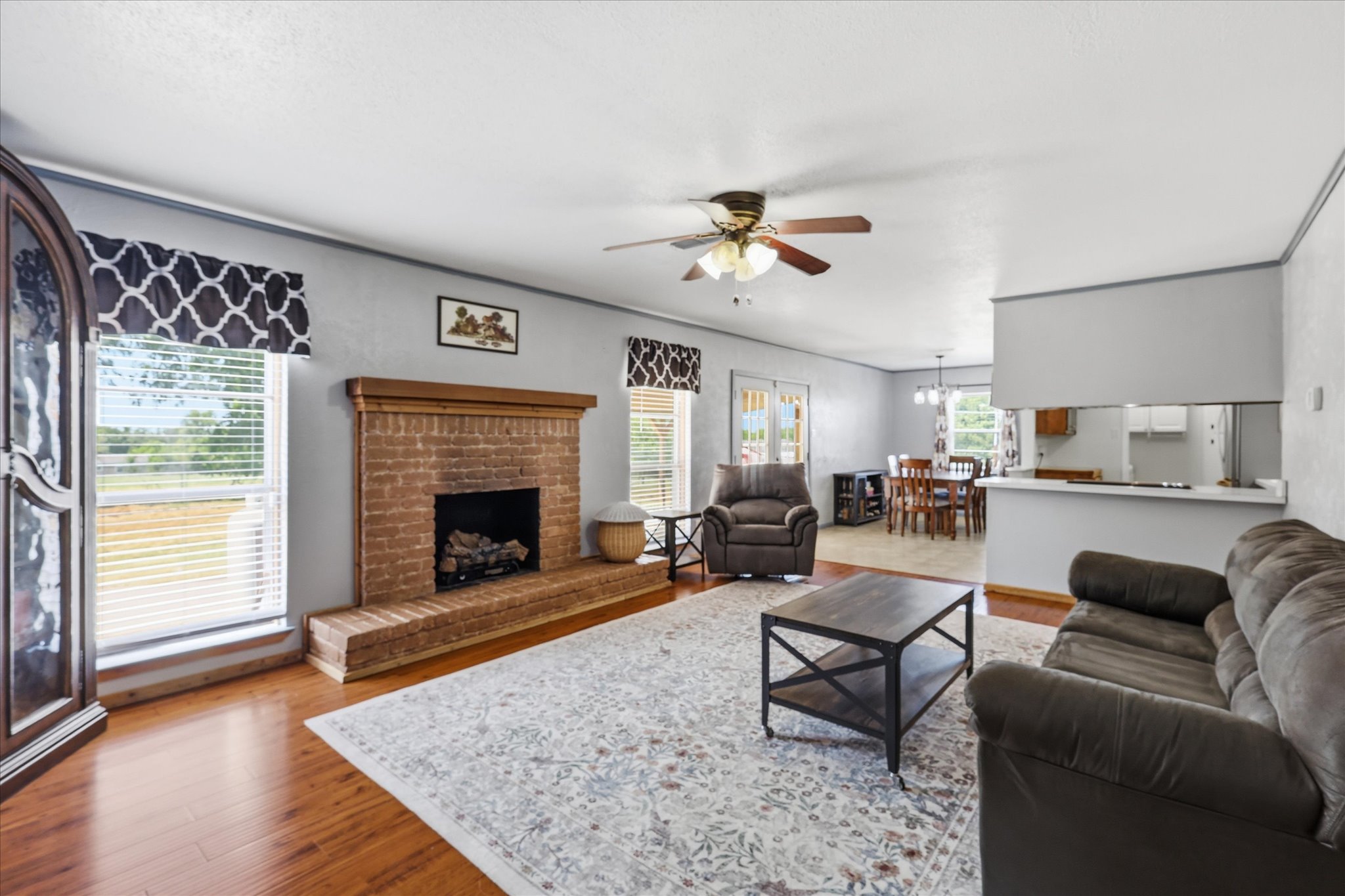 892 Highland Circle Springtown, TX 76082 - Photo 4 of 36 Gallery Image 4