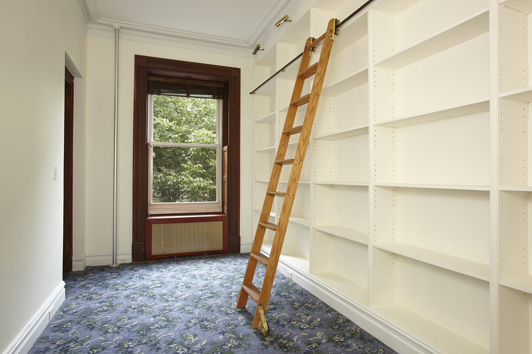 58 West 83rd Street, Unit 4A Manhattan, NY 10024 - Photo 3 of 9 a view of an empty room with a window