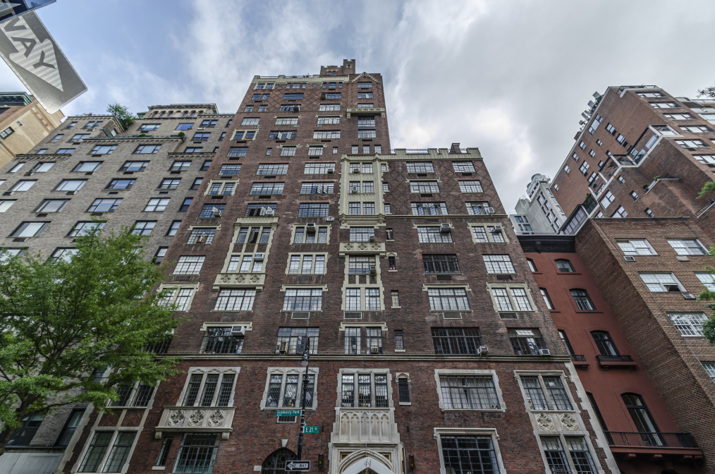 44 Gramercy Park North, Unit 8B Manhattan, NY 10010 - Photo 9 of 10 front view of a building
