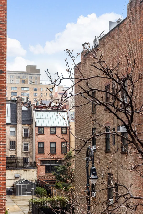 $3,300 | 151 East 20th Street, Unit 3A | Gramercy