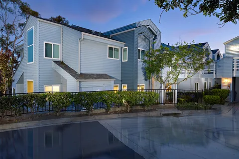 $985,000 | 11037 Caminito Vista Pacifica, San Diego, CA 92131
