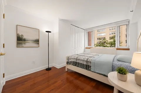 $835,000 | 404 East 76th Street, Unit 3B | Lenox Hill