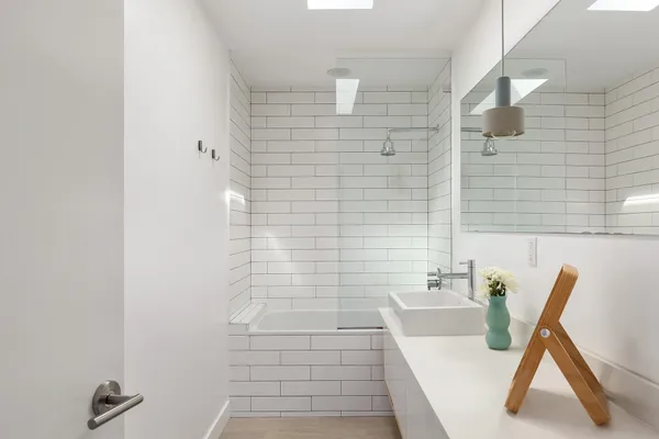 $1,100,000 | 860 1/2 South Wilton Place, Los Angeles, CA 90005