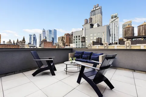 $2,595,000 | 128 West 26th Street, Unit 10 | Chelsea