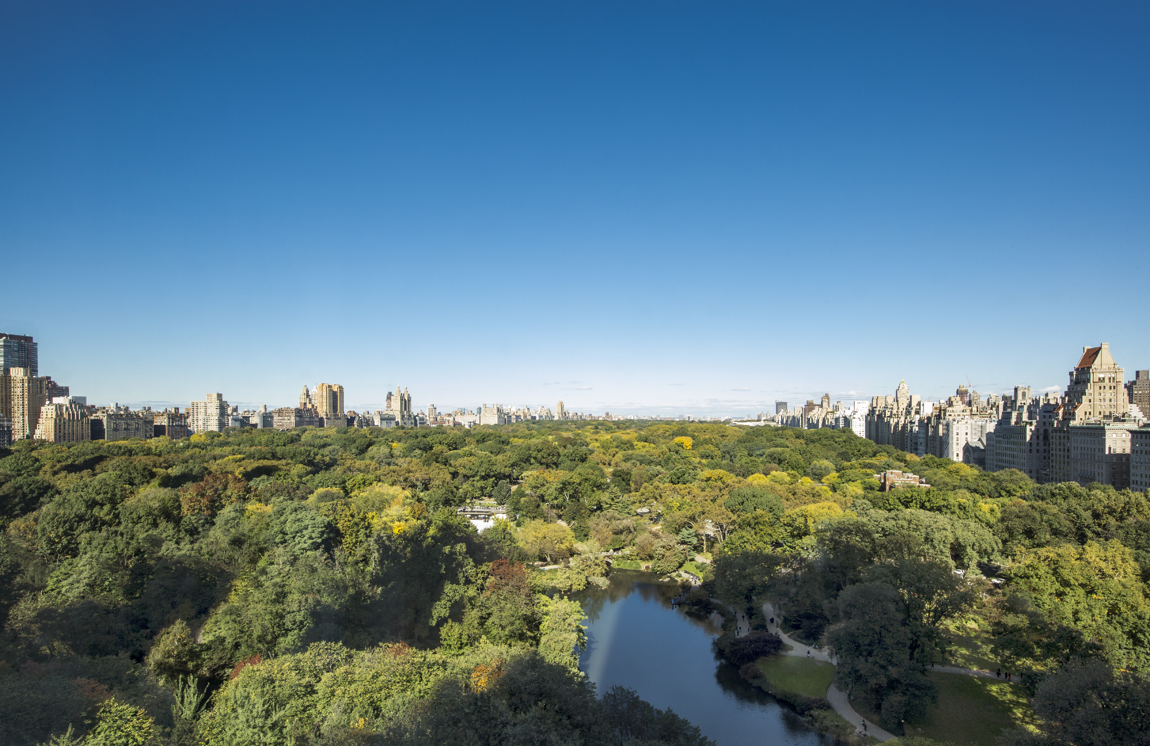 1 Central Park South, Unit 909913 Manhattan, NY 10019 - Photo 11 of 38 a view of a large building