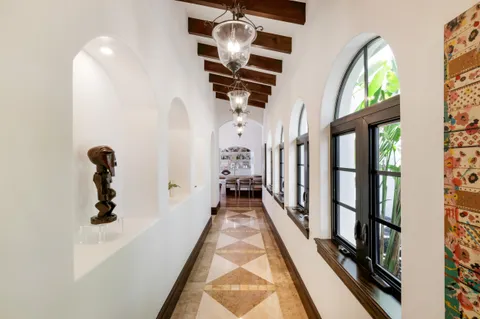 $8,200,000 | 6864 Southwest 68th Street, South Miami, FL 33143