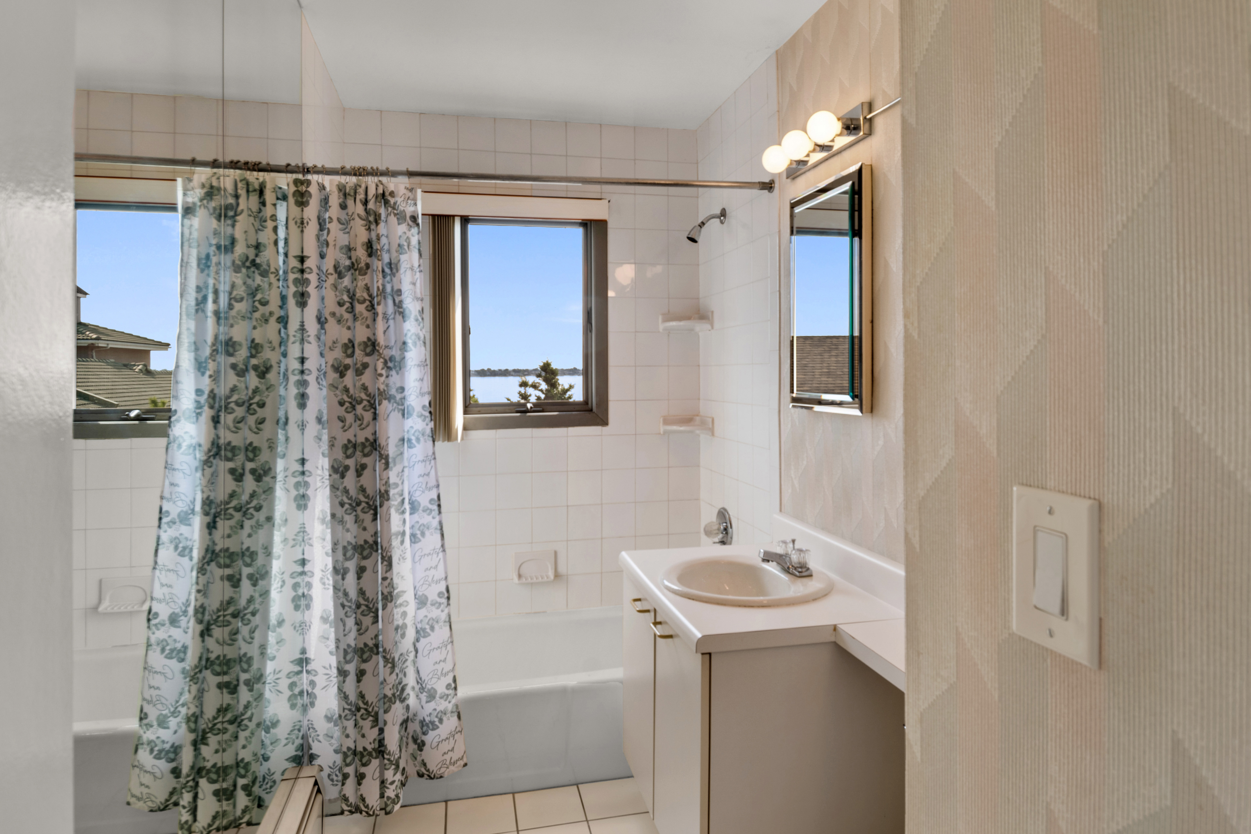 3391 Country Club Road, Unit 6 Bronx, NY 10465 - Photo 23 of 33 Gallery Image 23