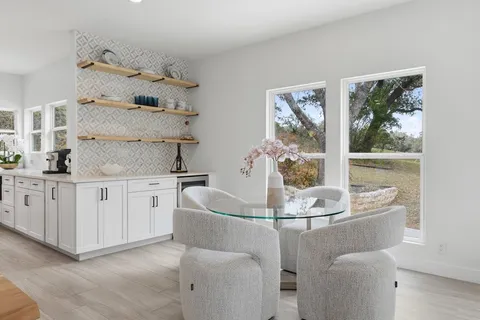 $925,000 | 1904 Lakeway Boulevard, Lakeway, TX 78734