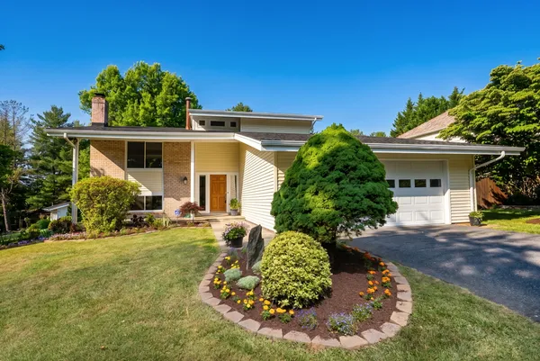 $1,247,000 | 11112 Broad Green Drive, Potomac, MD 20854