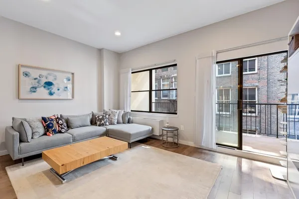 $550,000 | 35 East 10th Street, Unit 5E | Greenwich Village