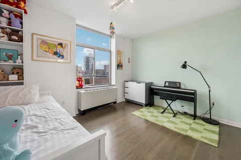 $1,100,000 | 3625 Oxford Avenue, Unit 7C | Central Riverdale