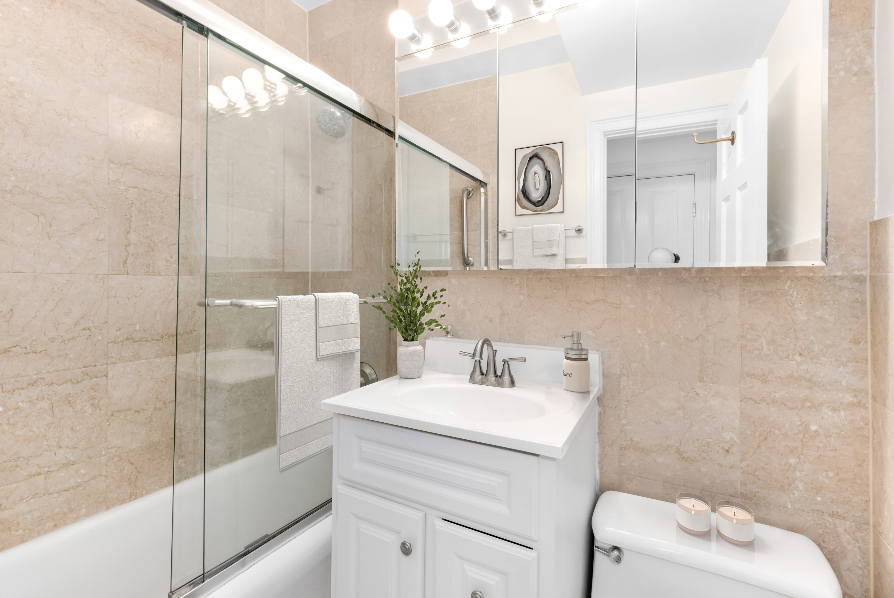 24 5th Avenue, Unit 609 Manhattan, NY 10011 - Photo 6 of 9