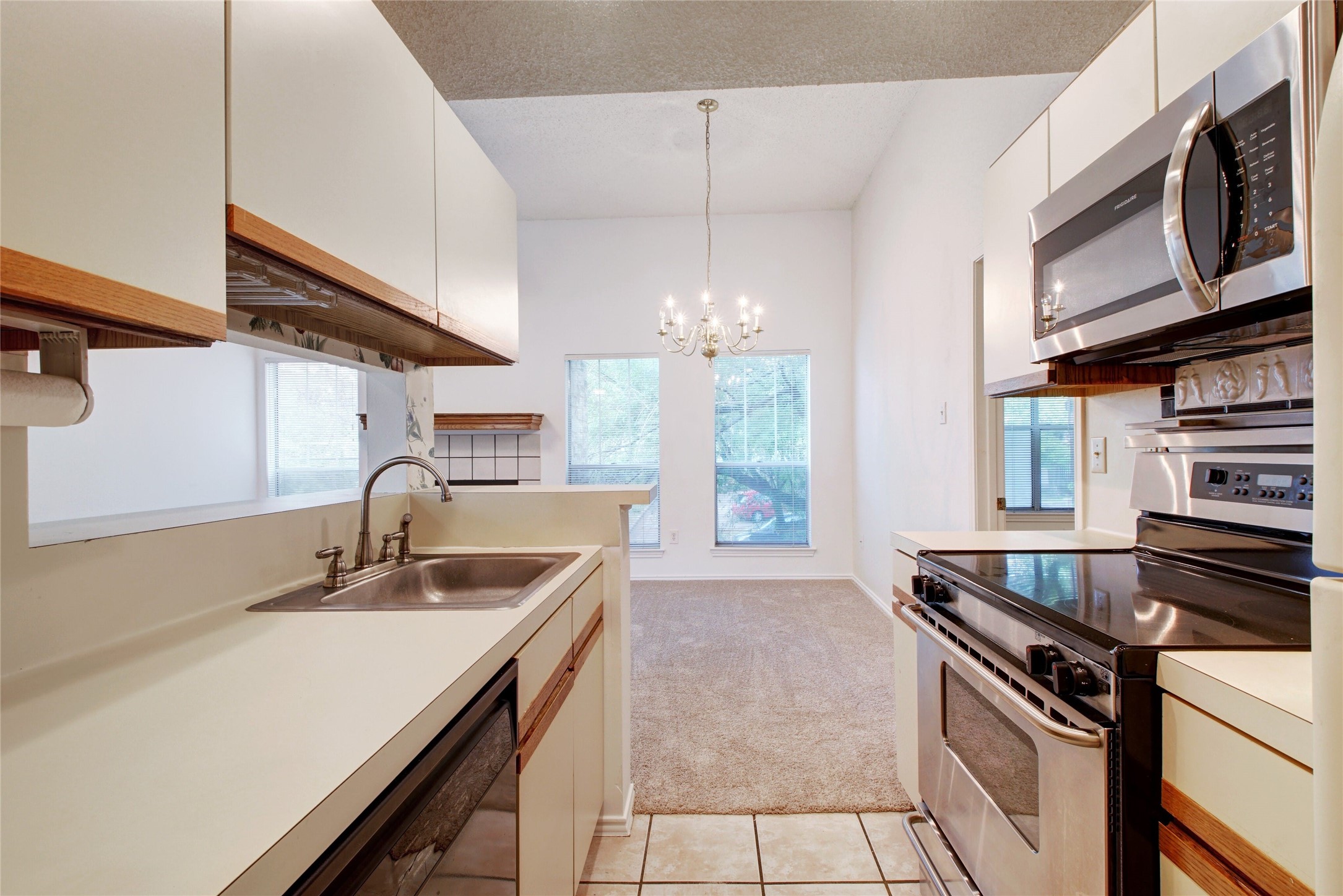 2520 Quarry Road, Unit 201 Austin, TX 78703 - Photo 7 of 30 Gallery Image 7