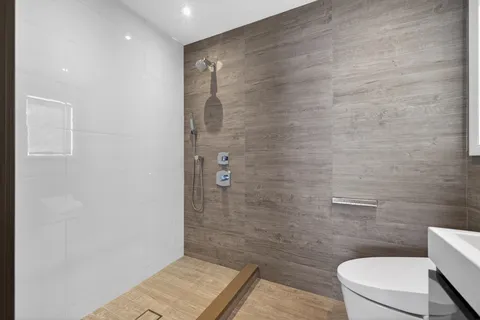 $3,199,000 | 48 Westwood Court, Woodbury, NY 11797