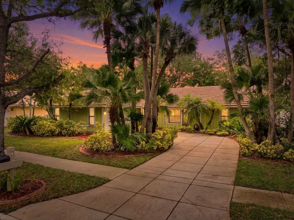 $759,000 | 18546 Lake Bend Drive, Jupiter, FL 33458