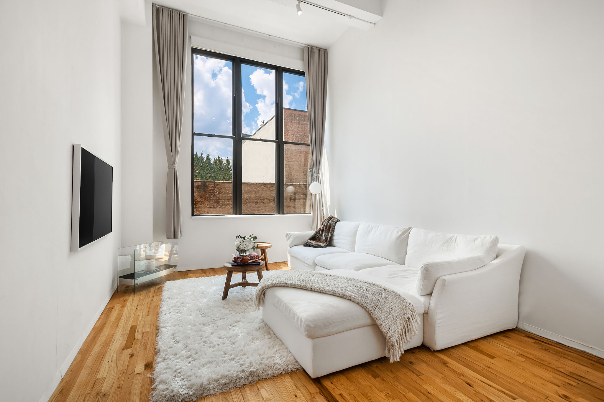 421 Hudson Street, Unit 515 Manhattan, NY 10014 - Photo 4 of 9