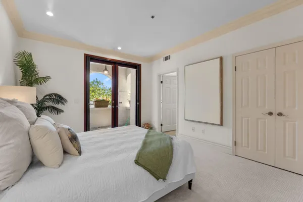 $1,195,000 | 10364 Almayo Avenue, Unit 305, Los Angeles, CA 90064